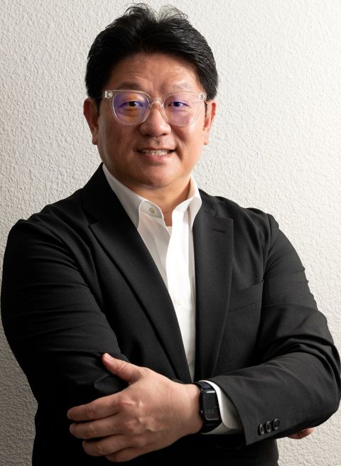 代表取締役社長　李 春霖